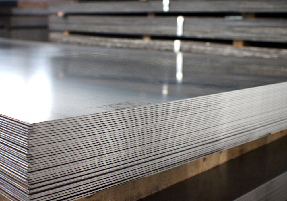 Planchas de acero para industria y construcción